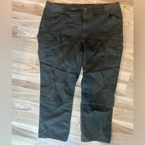 Duluth Trading Co. Fire Hose Flex Shift Women’s Pants 24W/ 31 inseam Green Plus